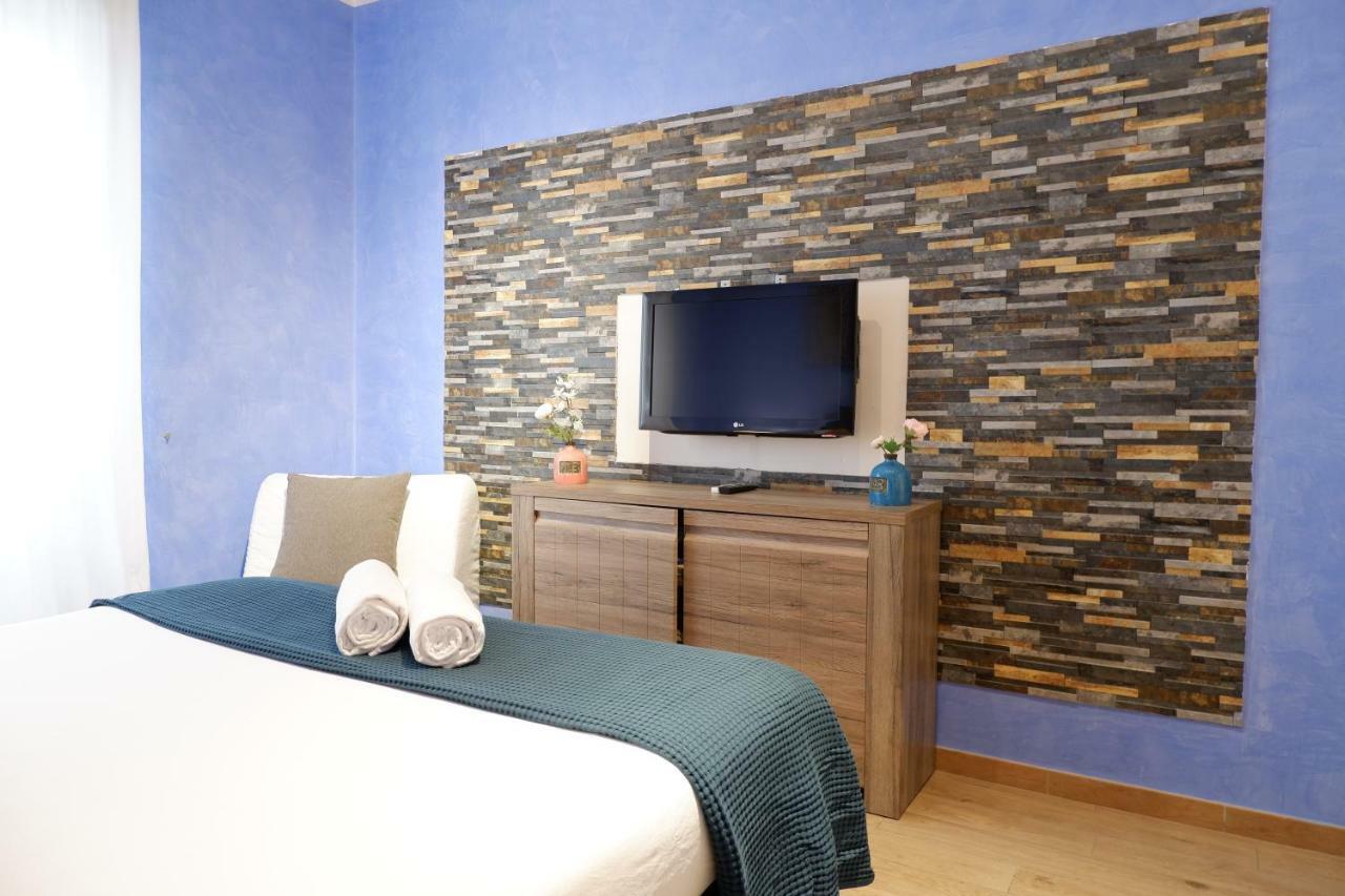 The Blue Strawberry House In San Giovanni Apartment