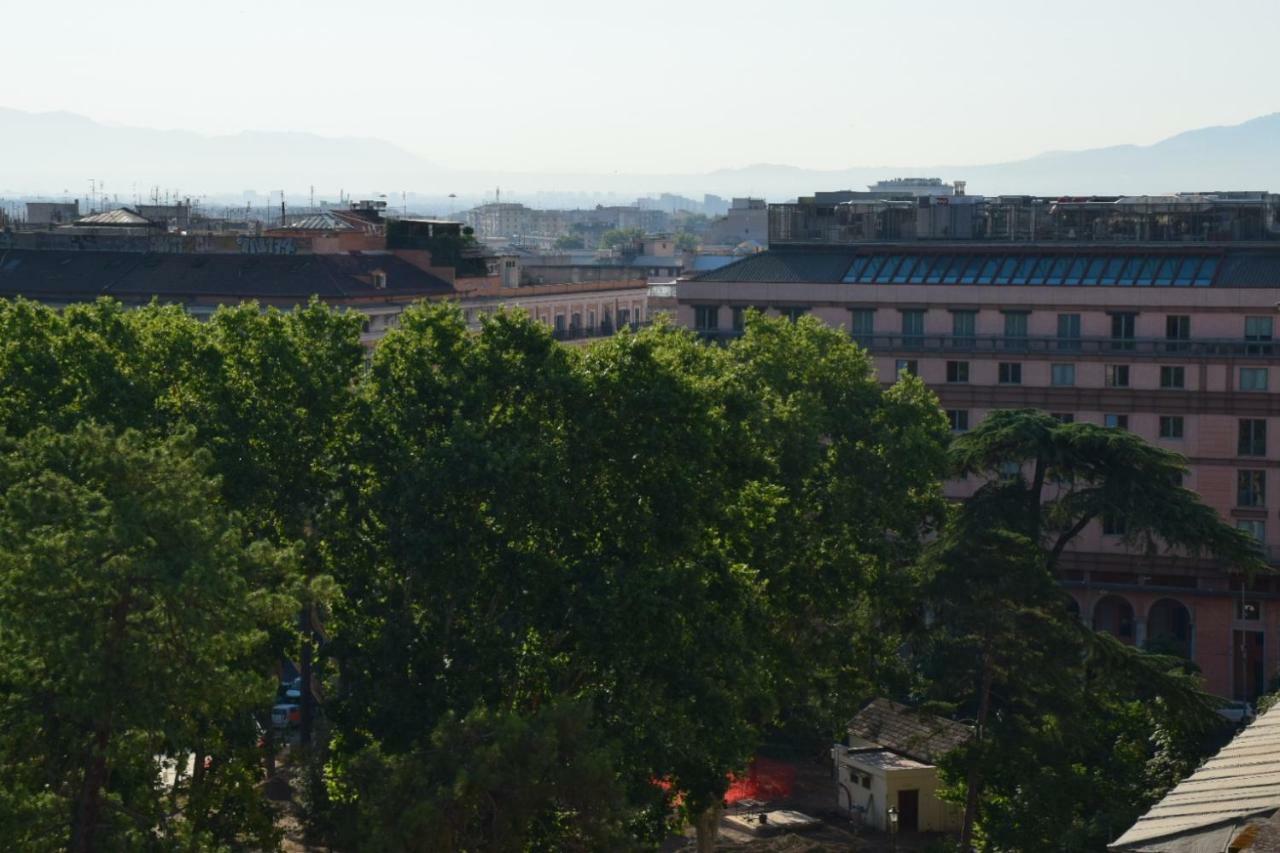 Elegant Attic With Terrace 1 Mt Subway. Nidoluisa Apartment Rome