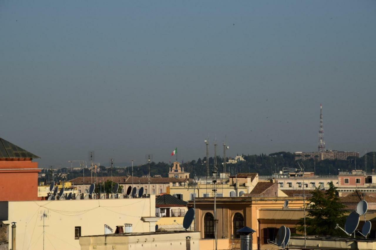 Apartment Elegant Attic With Terrace 1 Mt Subway. Nidoluisa Rome