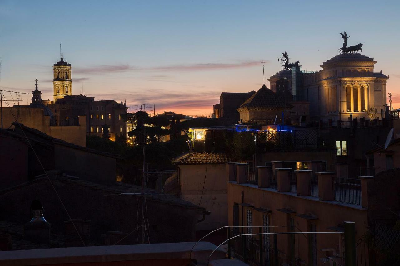Sky View In Apartment Rome