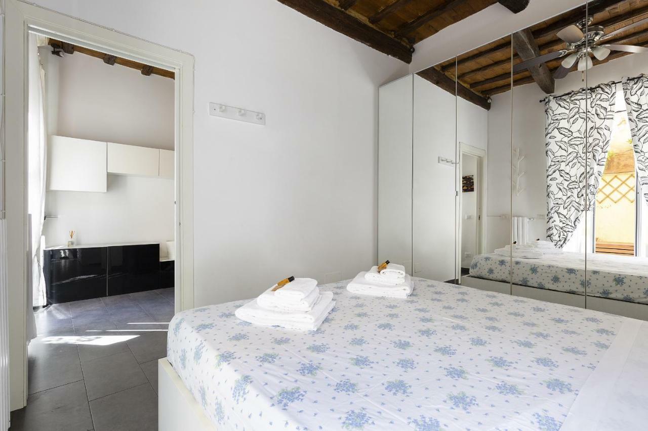 Emma's Borgo, Vatican Apartment *
