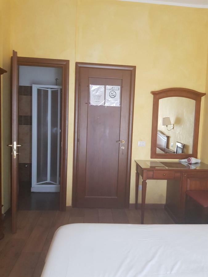 3 Lati Di Pitagora Rome