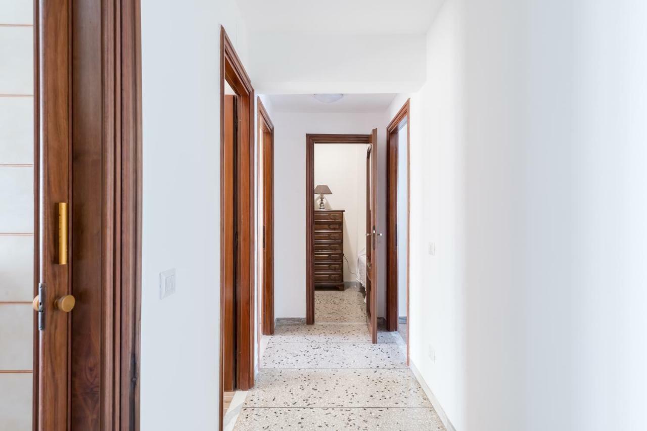 Appartamento Hortis Apartment, 5 Persone, 2 Camere, Balcone, Metro C E Tram Per Il Centro *