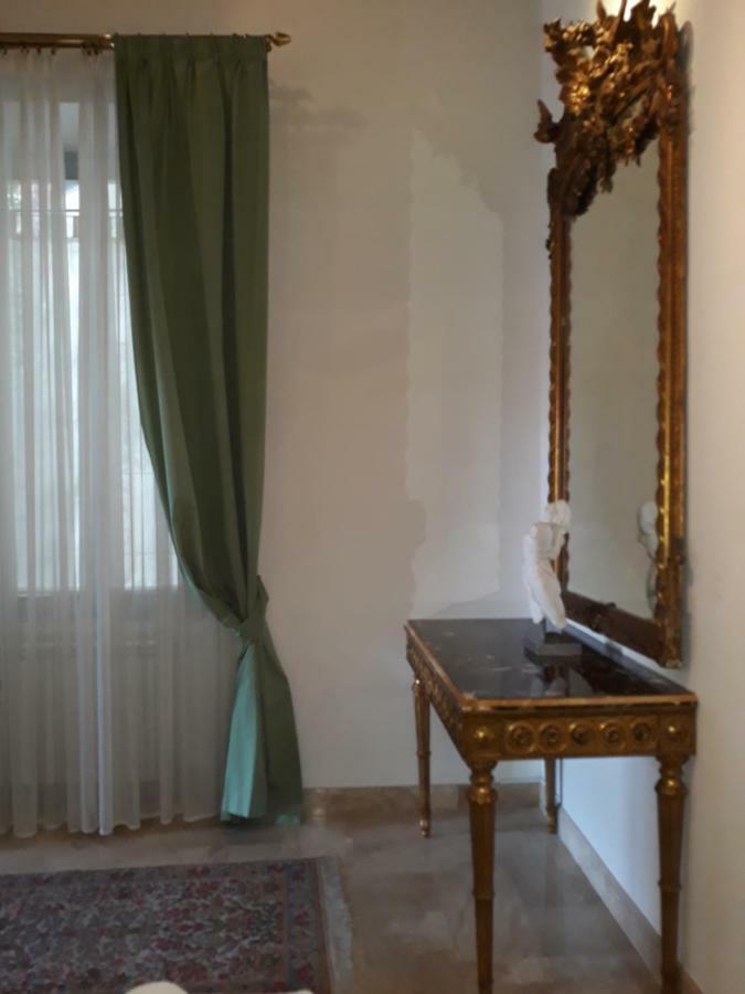 Foro Romano Luxury 2 Rome