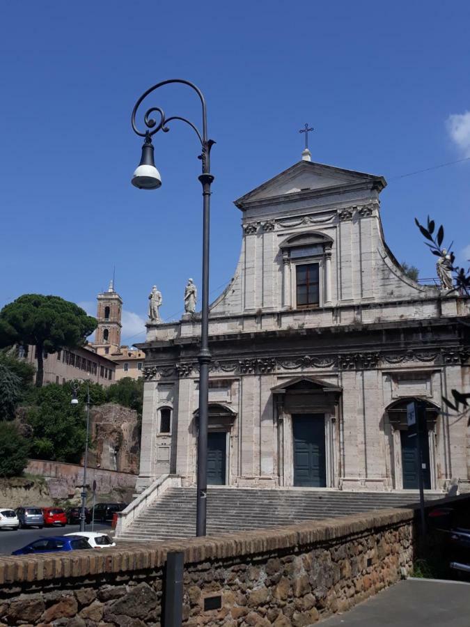 Foro Romano Luxury 2 Apartment *