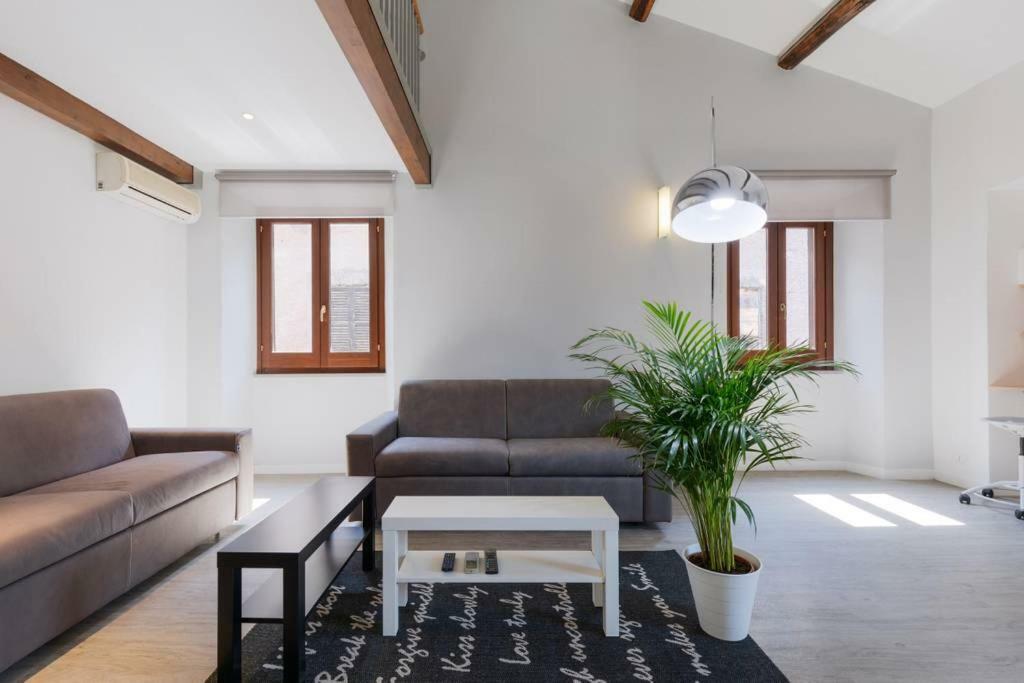 Apartment Attico Al Colosseo Con Vista Rome
