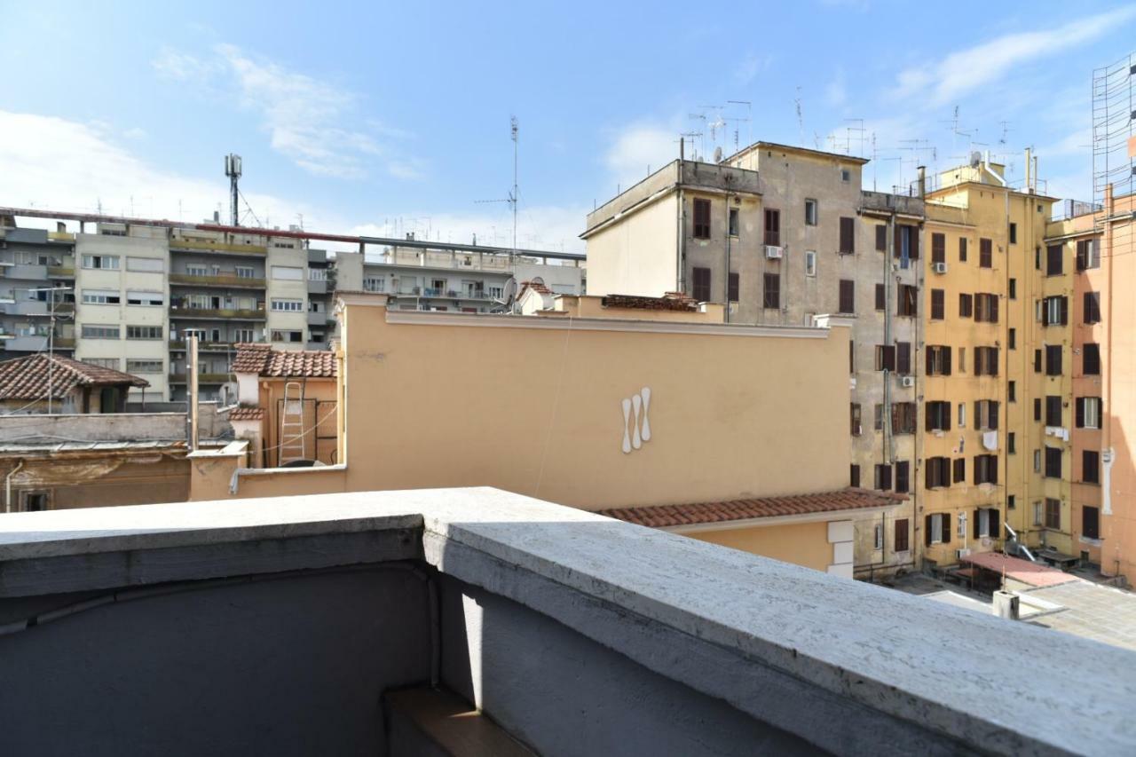 Apartment Mondrian House Rome