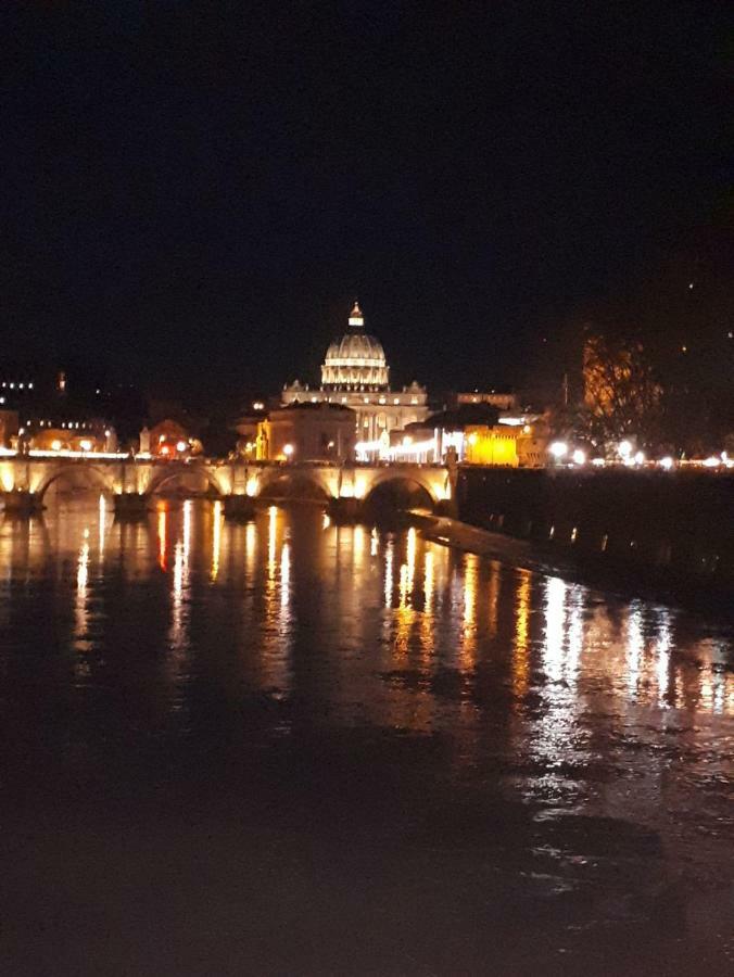 Fotofever Apt, Two Bedrooms With Air Conditioned In Elegant Shopping Area, Close To Vatican City *