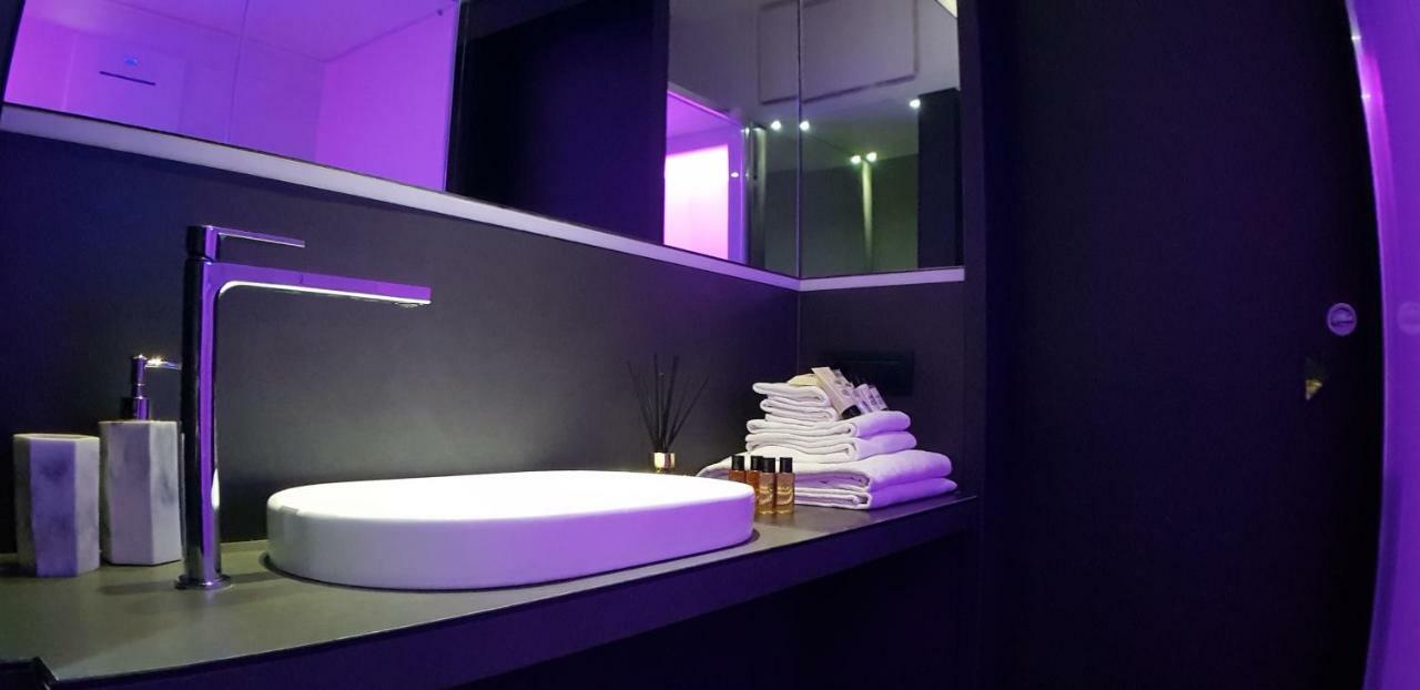 Lux- Spanish Steps 60a Exclusive *