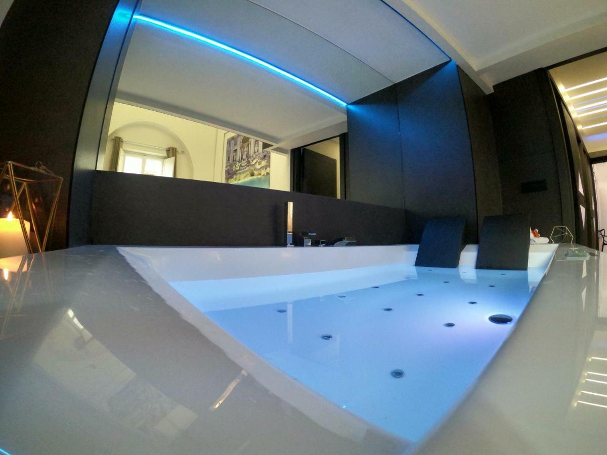 Lux- Spanish Steps 60a Exclusive *