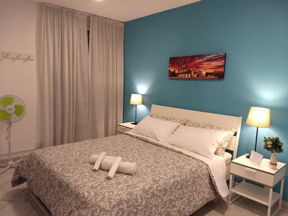 Amoraroma, Economy With Shared Bathrooms 3*