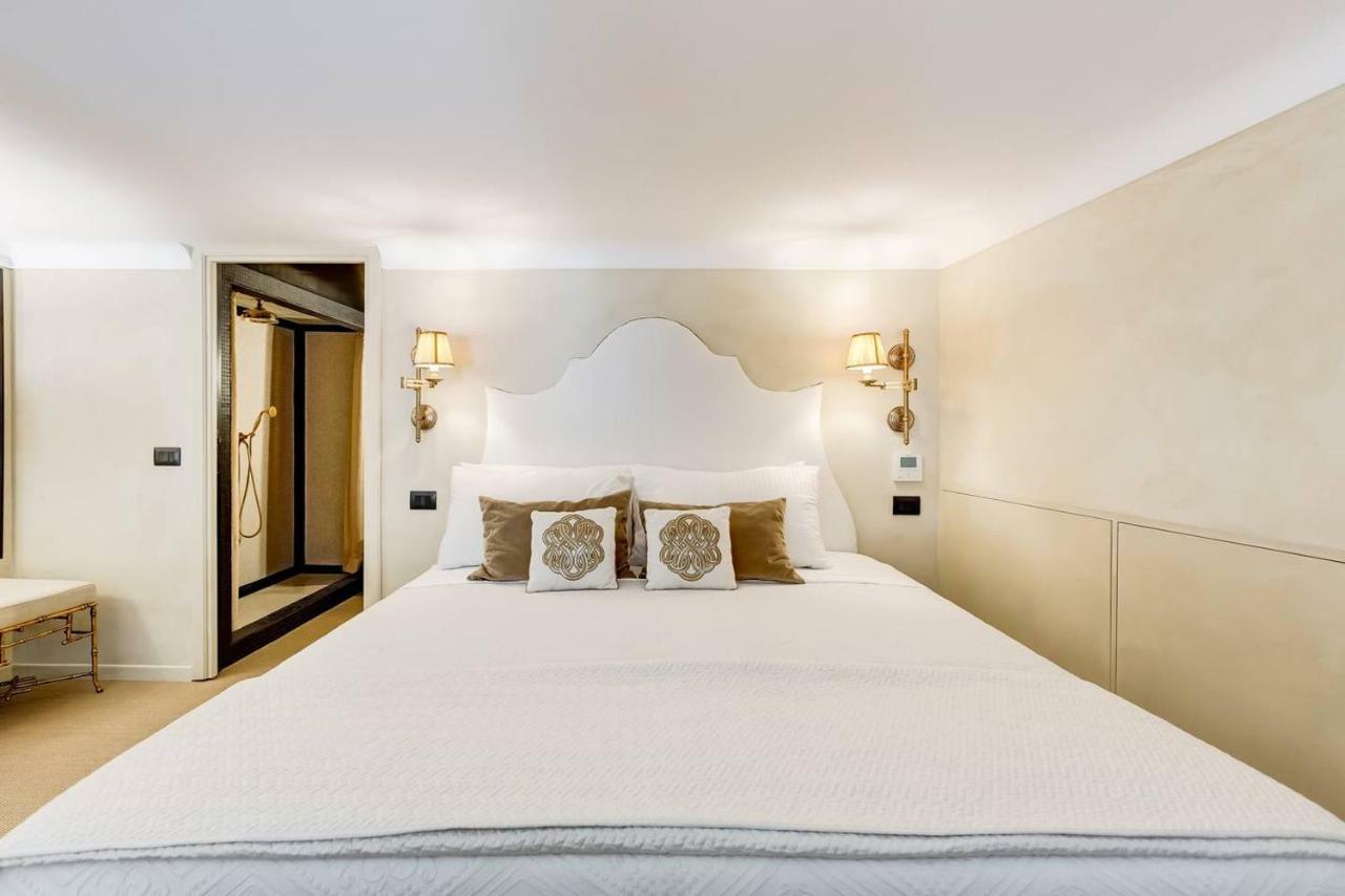 Luxurious Loft Facing The Pantheon Holiday home Rome