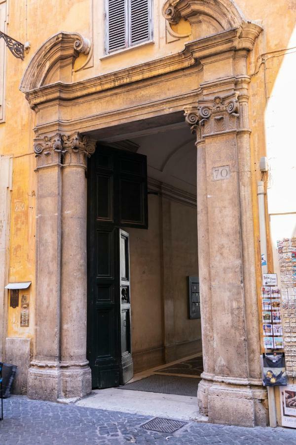 Hadrianus Temple - The Venue Collection 2* Rome