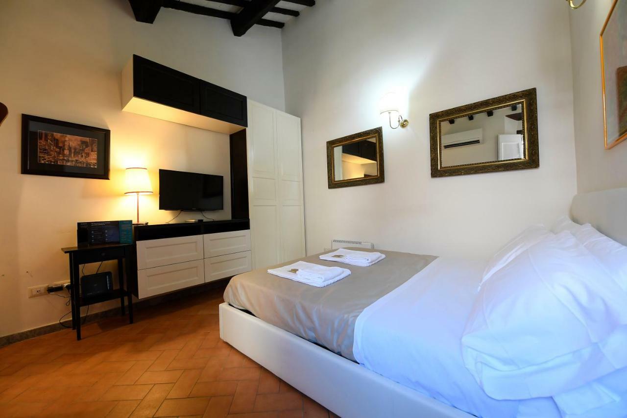 - Campo De' Fiori Appartement