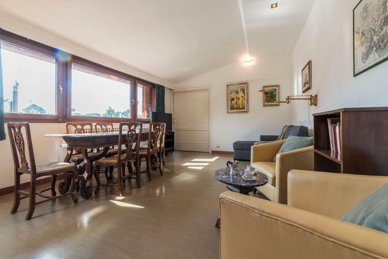 The Spanish Steps Grand Penthouse Apartment *