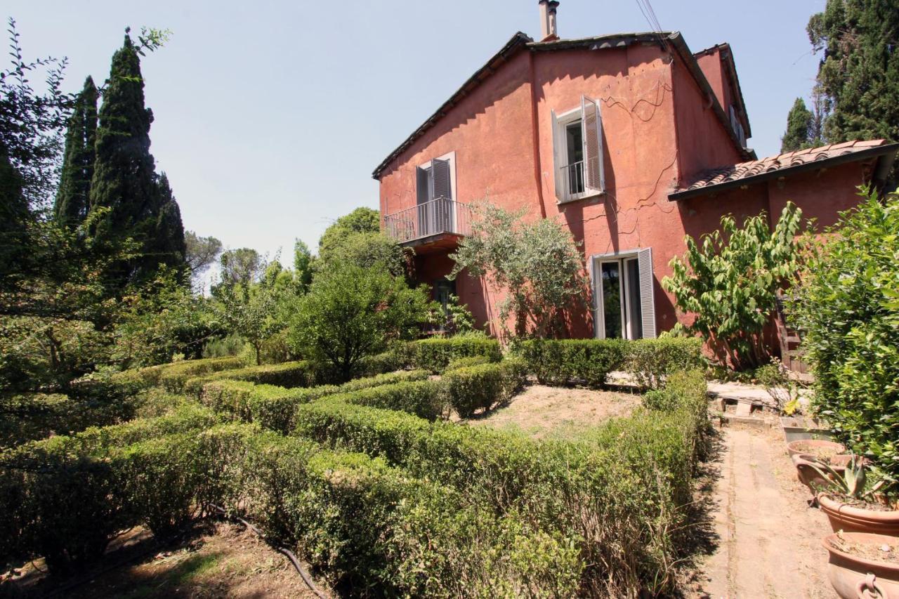 Writers' Country House Villa Rome