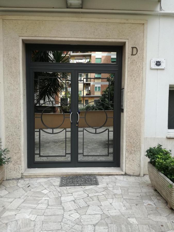 Testa Gioacchino Couette-café Rome