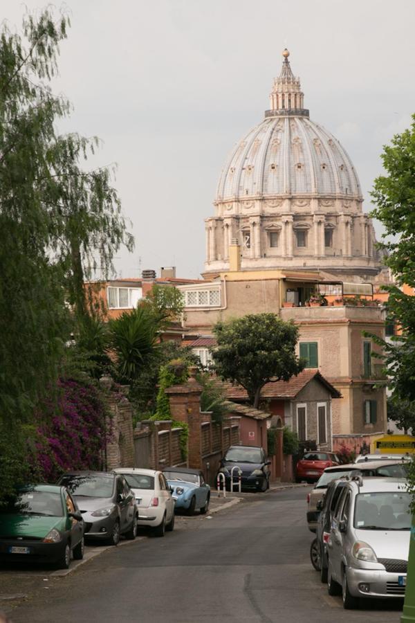 Vaticanhouse Rome