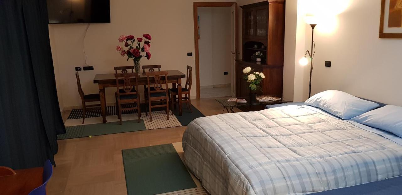 Superattico Con Vista Sul Centro E I Colli Albani Apartment *