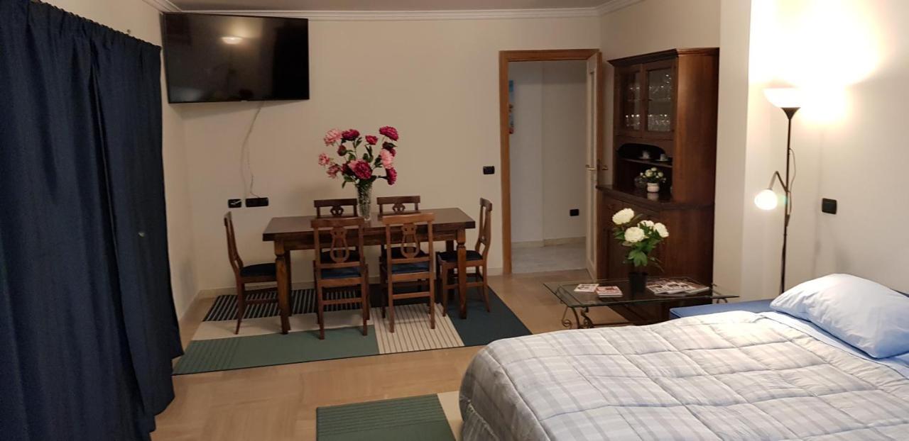 Superattico Con Vista Sul Centro E I Colli Albani Appartement