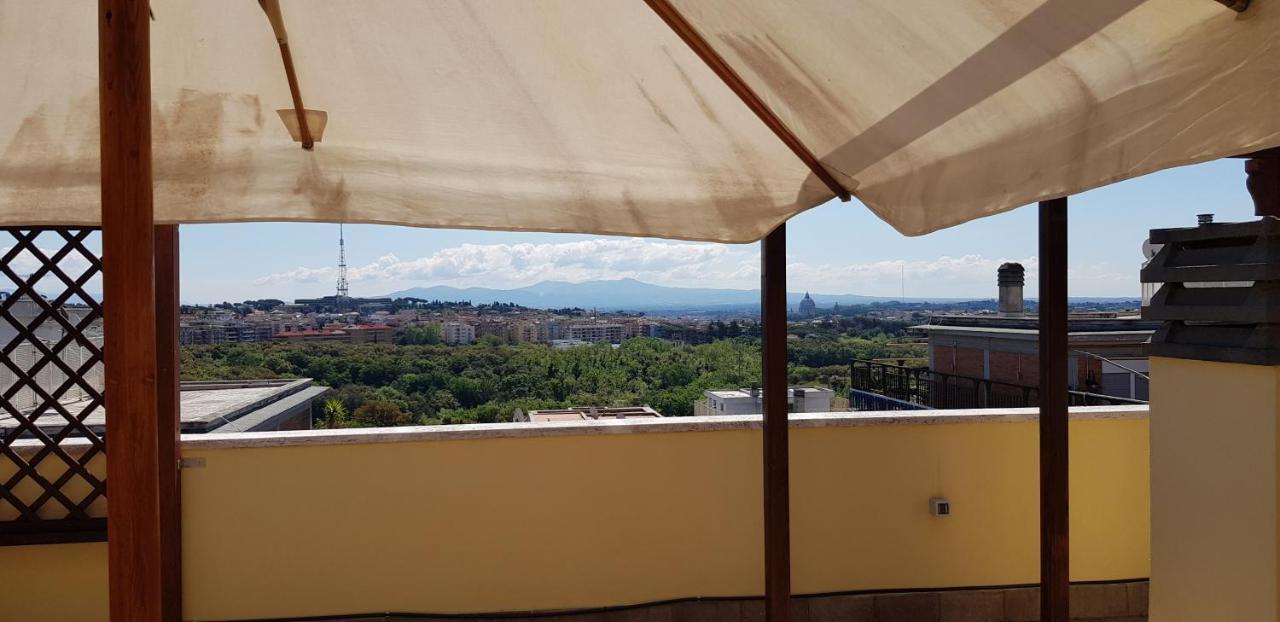 Superattico Con Vista Sul Centro E I Colli Albani Apartment Rome