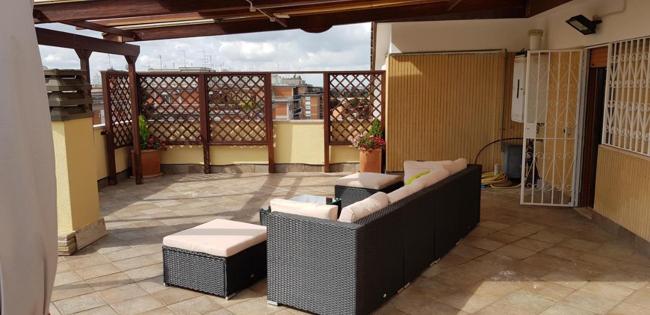 Apartment Superattico Con Vista Sul Centro E I Colli Albani Rome