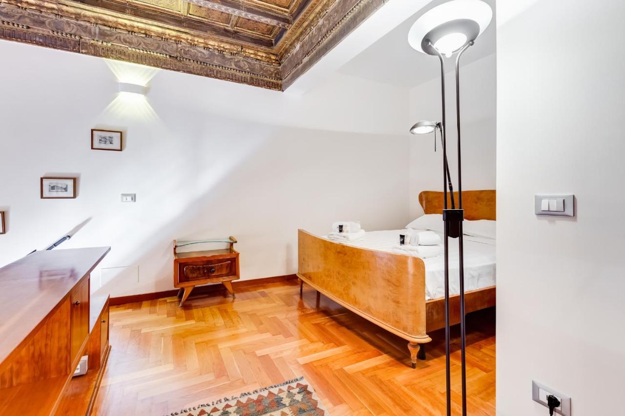 Frattina 89 * Rome