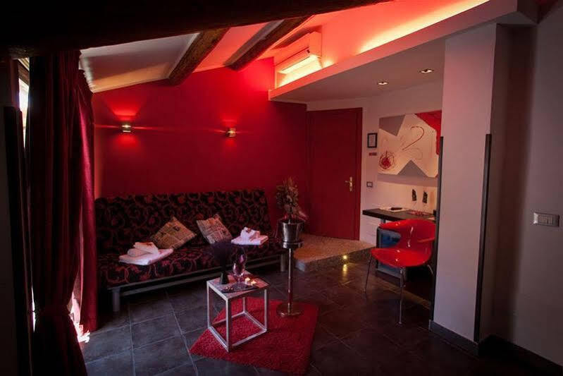 Chroma Tria Rome