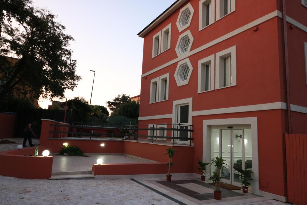 Albergue Palace *