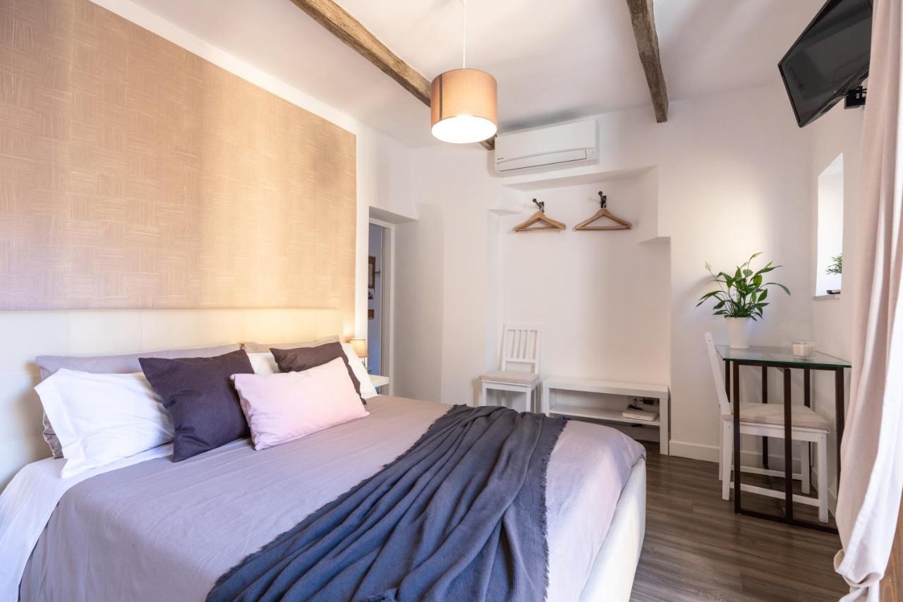 Domus De Fiori Apartment Rome