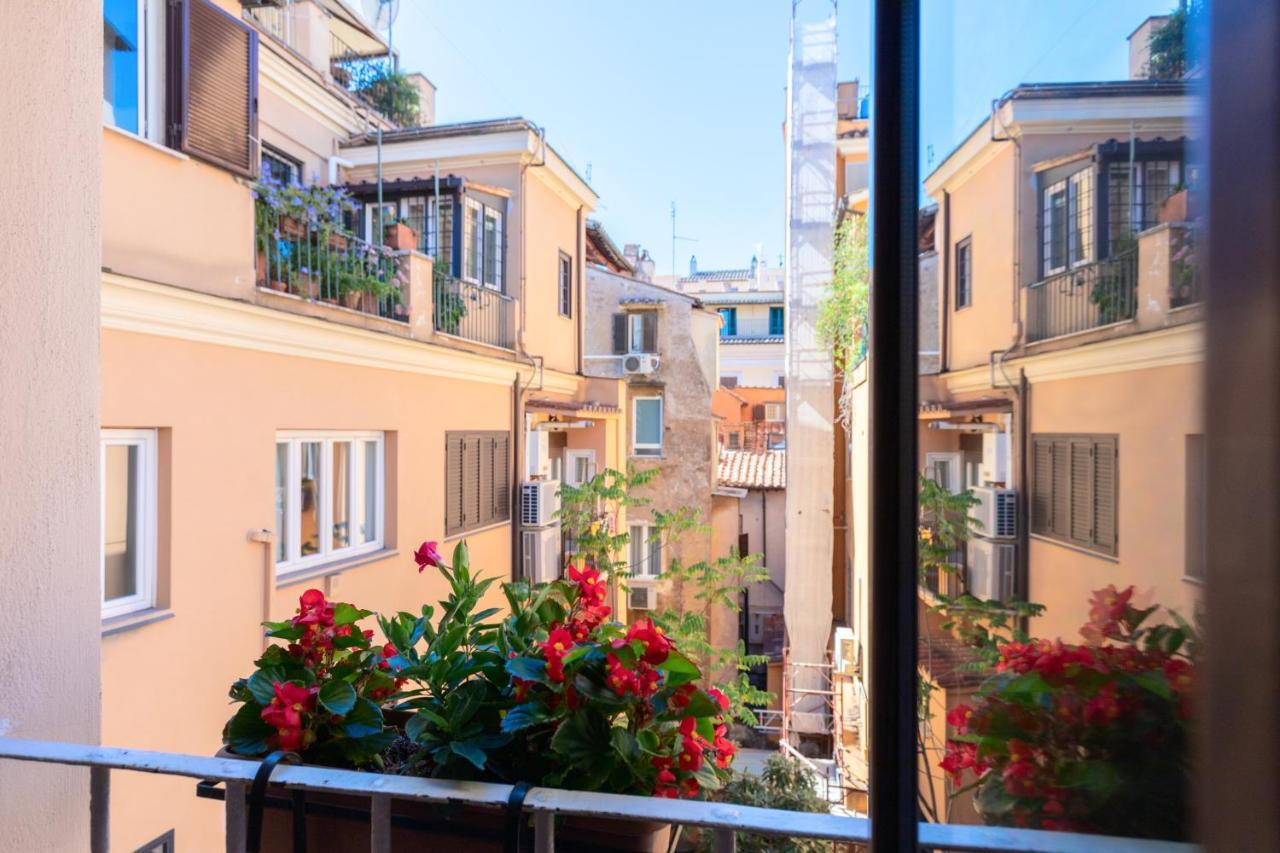 Domus De Fiori Apartment *