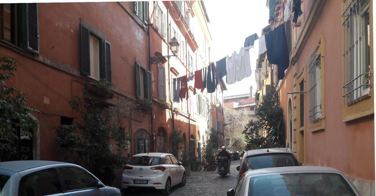 Anastasia - Hidden Balcony Inside Trastevere Appartement Rome