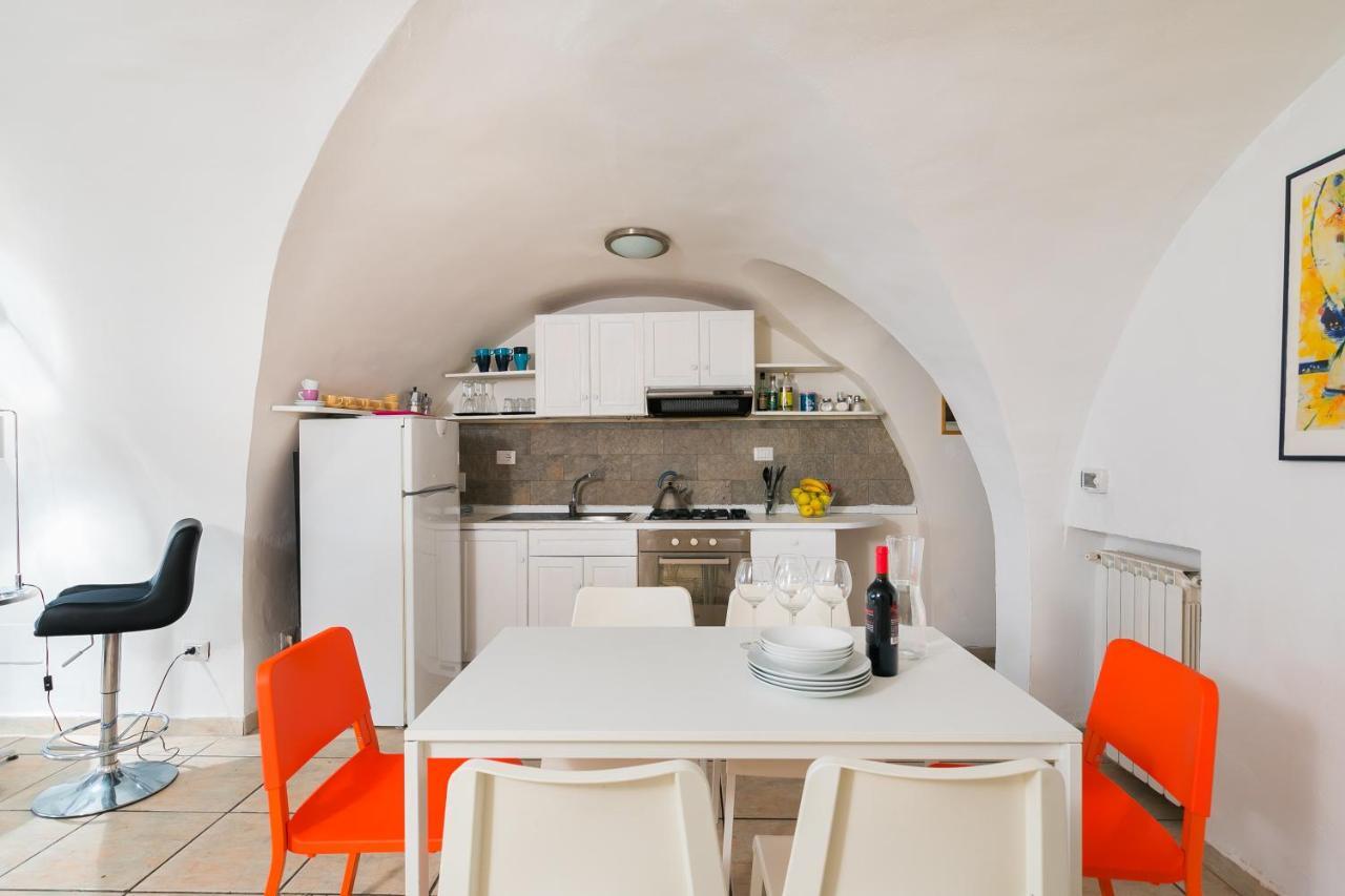 Moro 50 - Loft In Trastevere * Rome
