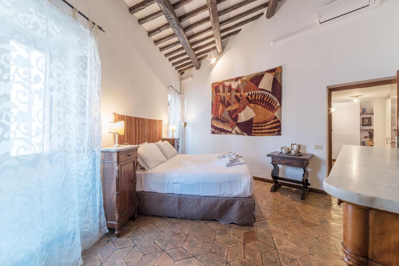 Appartement By The Charming Piazza Navona - Fromhometorome *