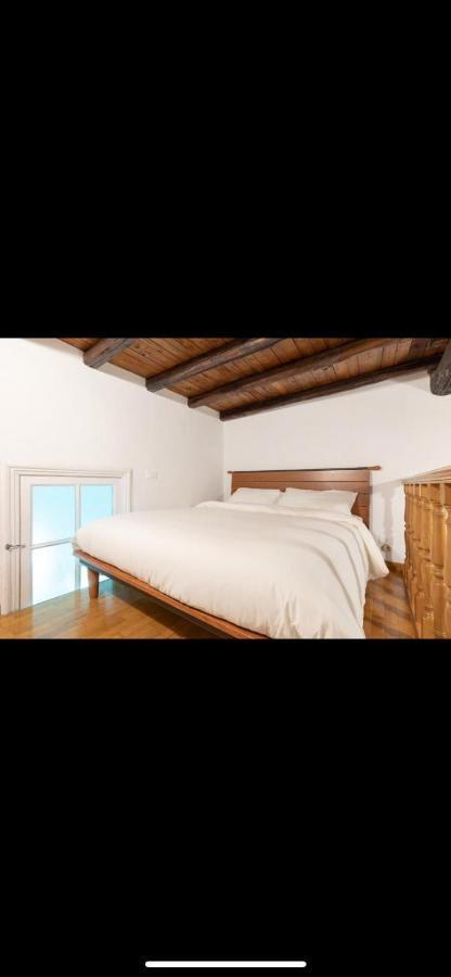 Apartment In Front Of Coliseum 3 *