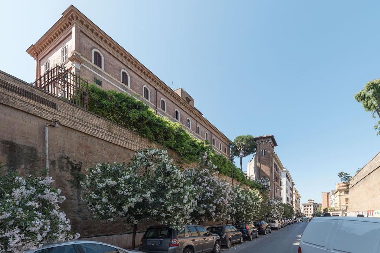 Live Like A Local In Rome's Exclusive Colle Oppio Apartamento *