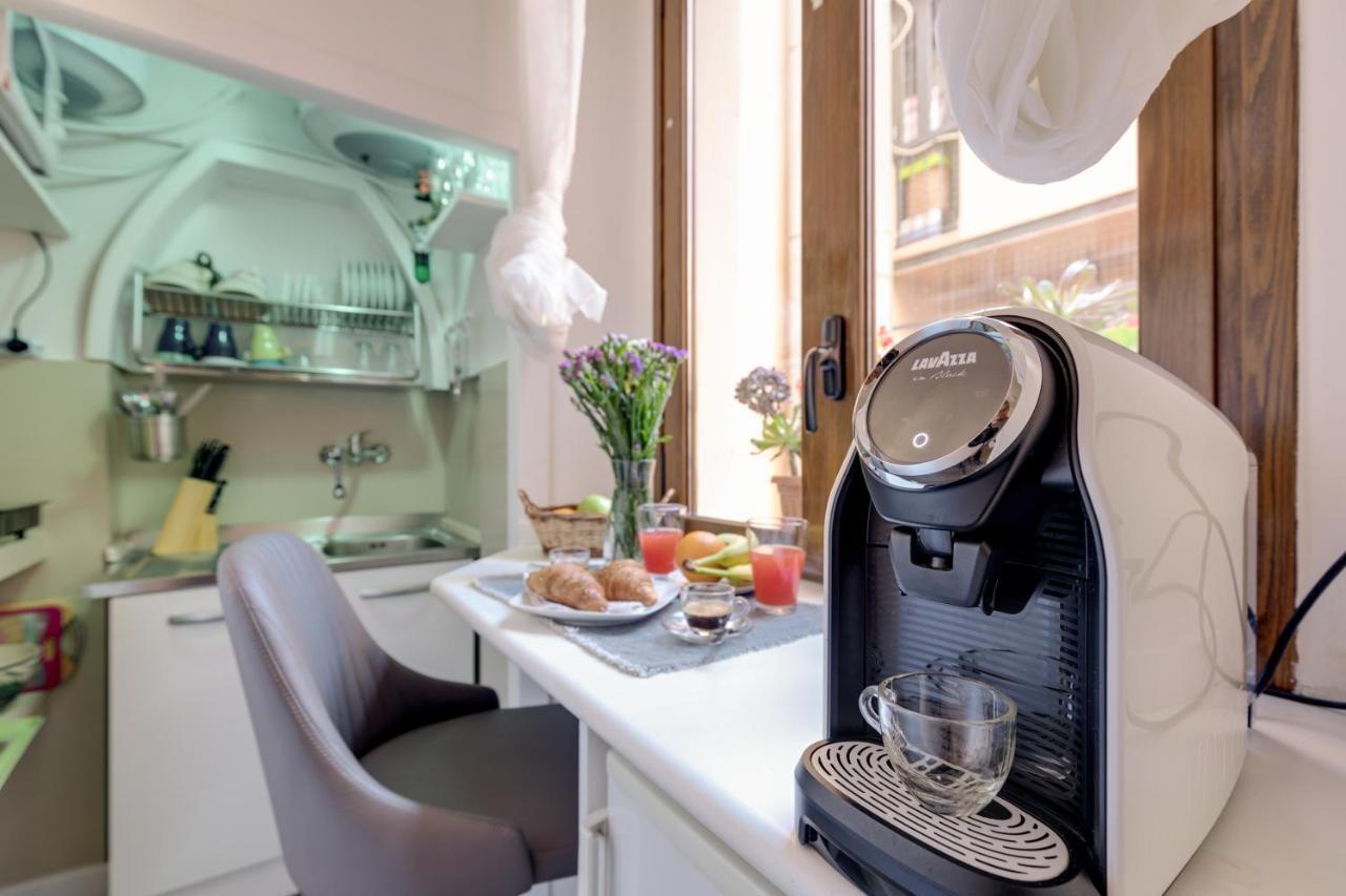 Domus De Fiori Apartment Rome