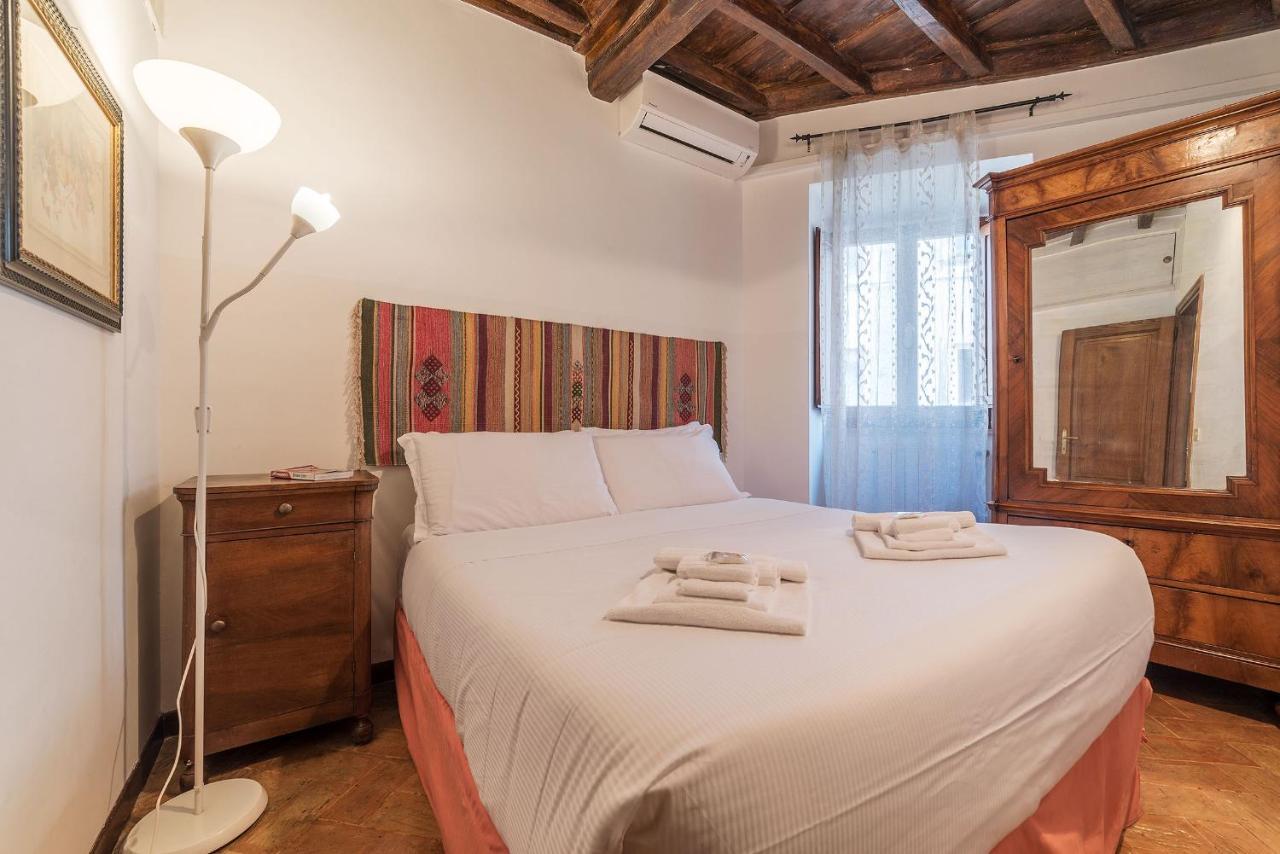 By The Charming Piazza Navona - Fromhometorome Appartement *