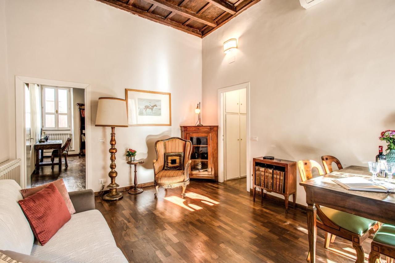 Borgo Pio Passetto Papale * Rome