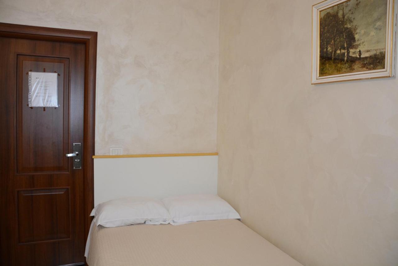 Carina * Rome