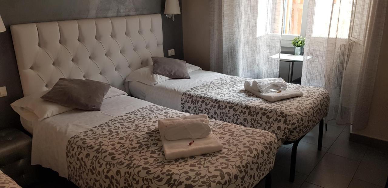 Relais Cavour Couette-café 2*