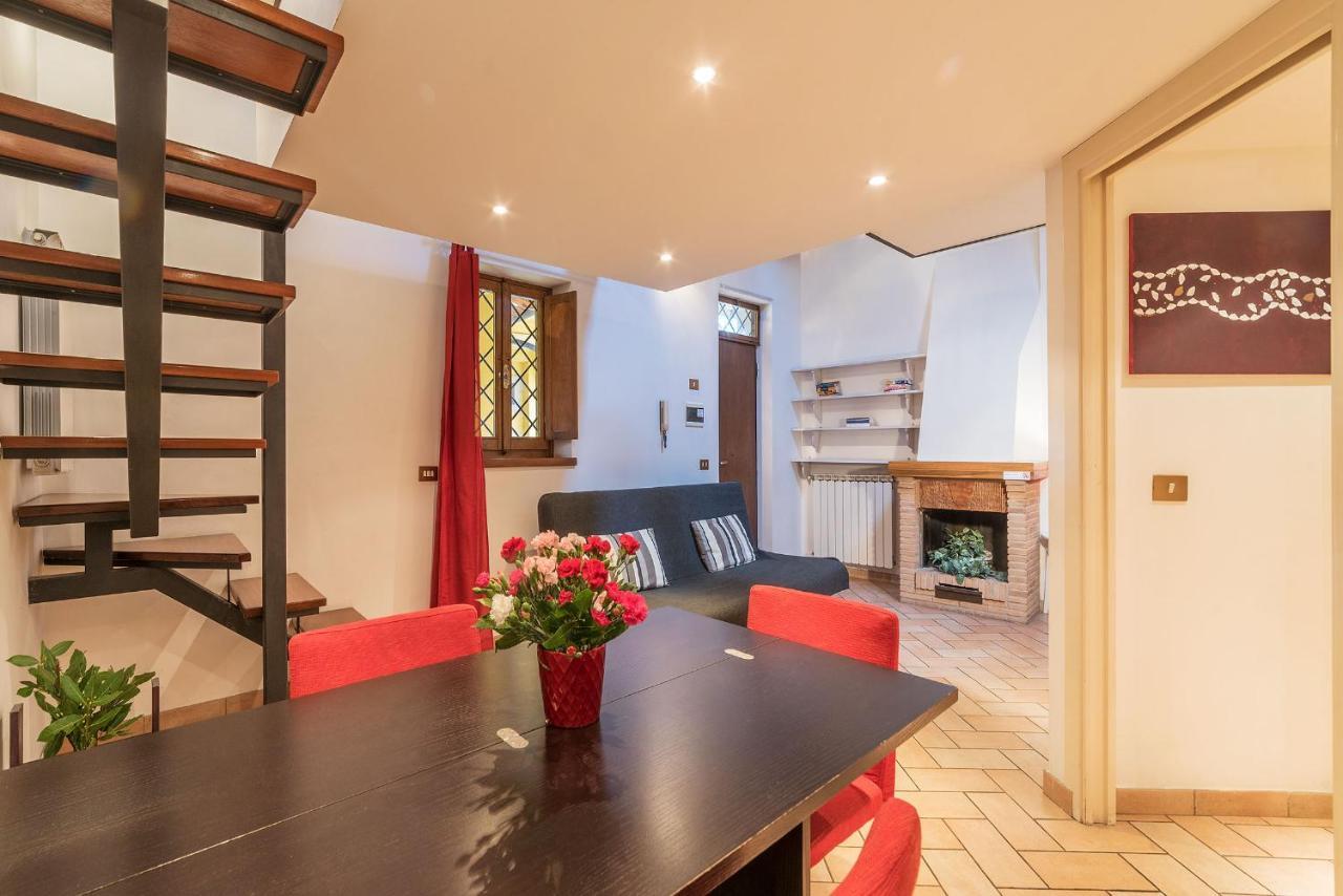 Apartment Amazing In Campo De Fiori - Fromhometorome