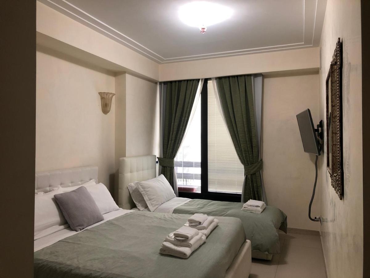 Visconti Apartment. Appartement Rome