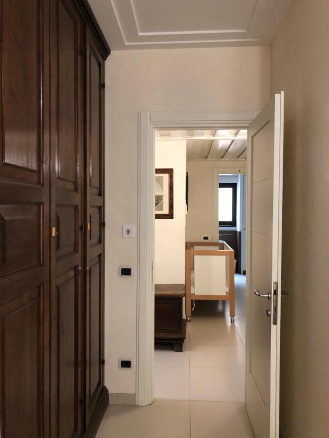 Visconti Apartment. Rome