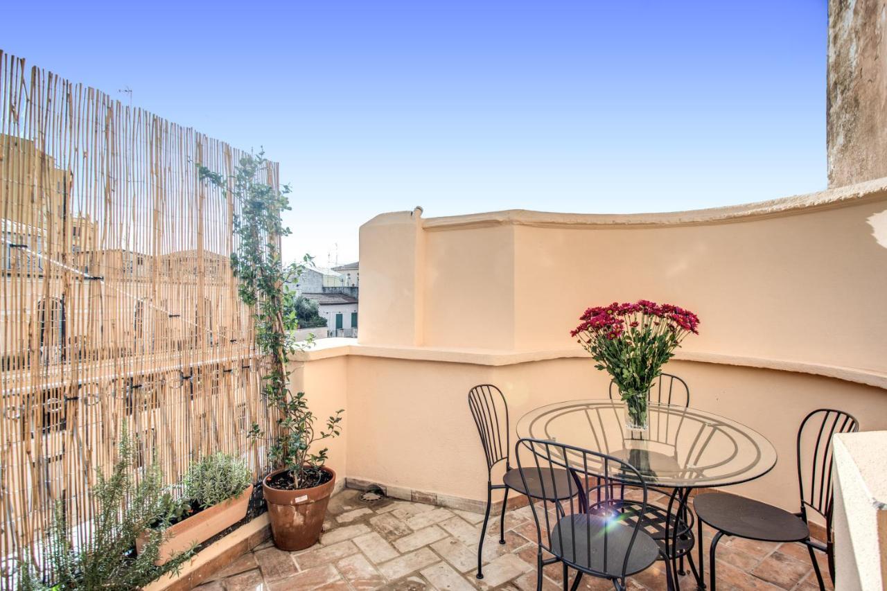 Cavour Attic With Terrace Apartment *