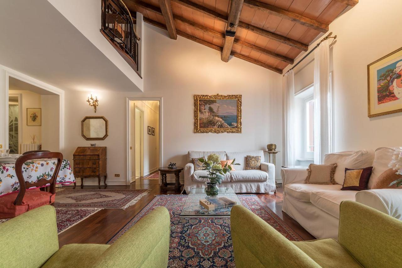 Quiet And Classic On Two Floors, By Trevi Fountain - Fromhometorome Apartment Rome