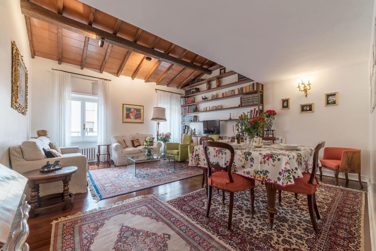 Apartment Quiet And Classic On Two Floors, By Trevi Fountain - Fromhometorome Rome