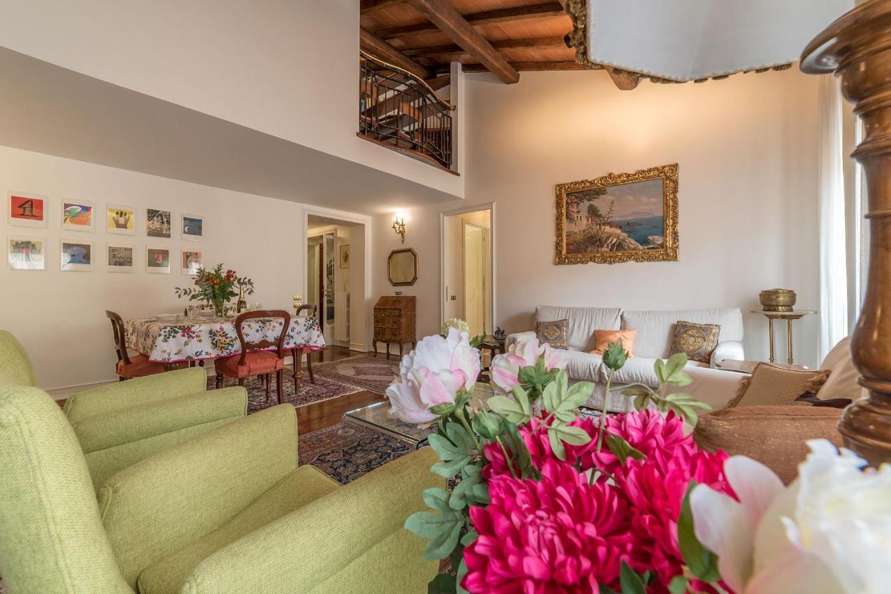 Quiet And Classic On Two Floors, By Trevi Fountain - Fromhometorome Apartment *