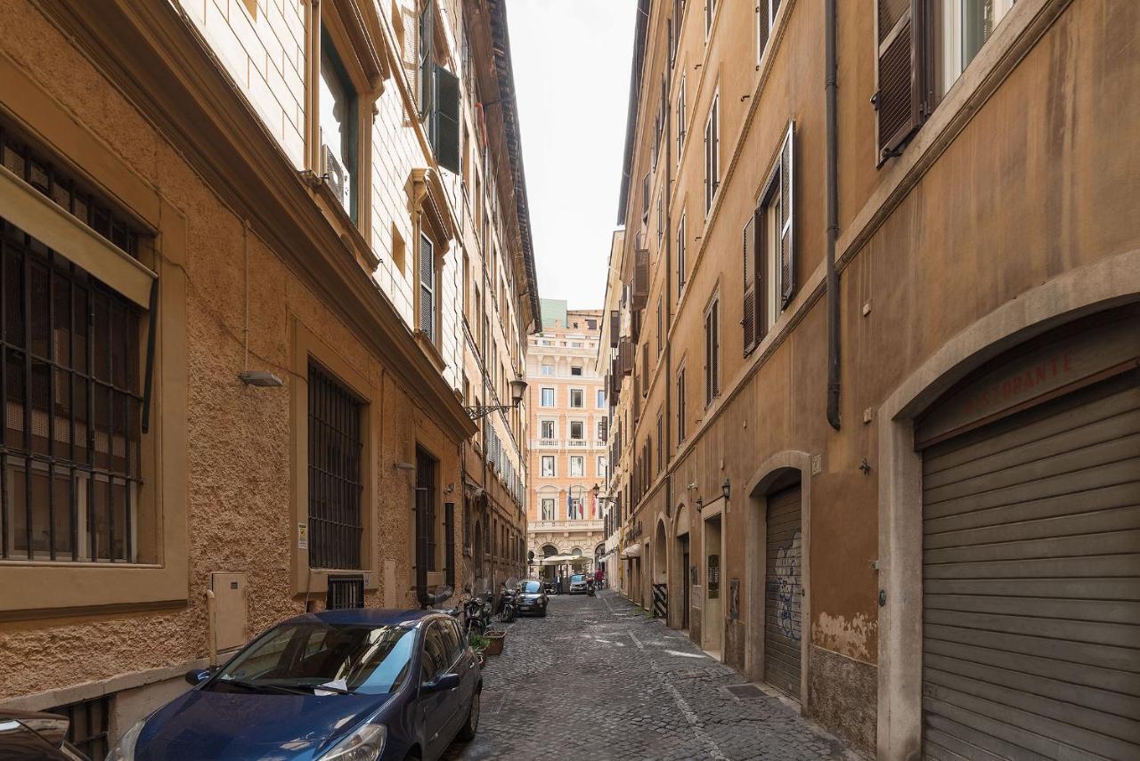 Quiet And Classic On Two Floors, By Trevi Fountain - Fromhometorome Apartment