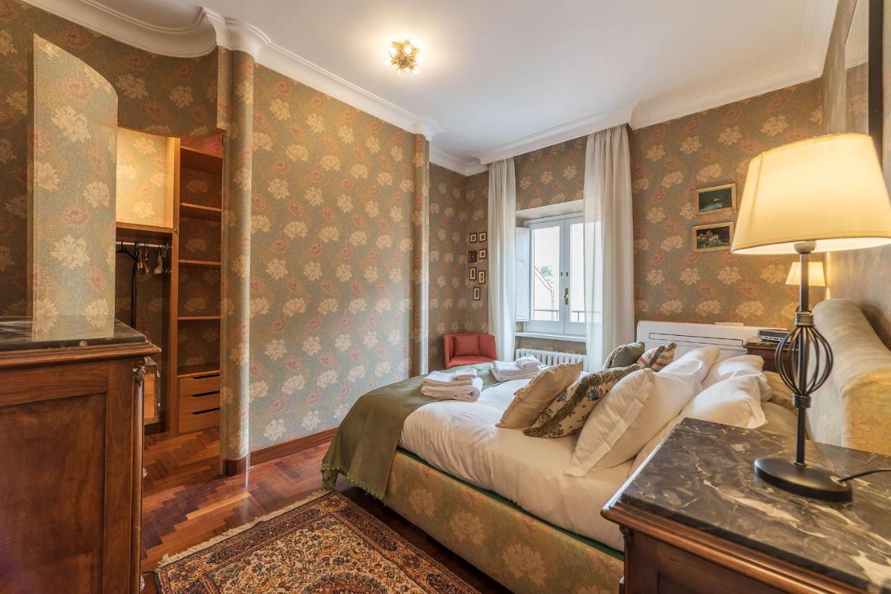 Quiet And Classic On Two Floors, By Trevi Fountain - Fromhometorome Rome